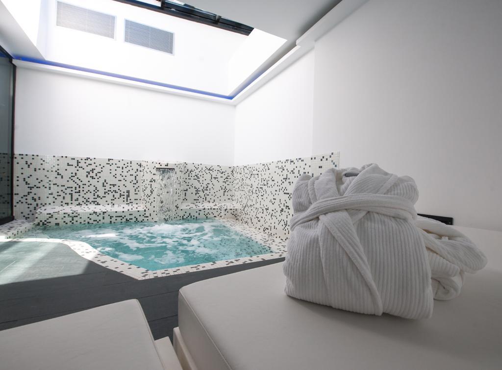 Hotel Loob Madrid (Adults Only) Torrejón de Ardoz Oda fotoğraf