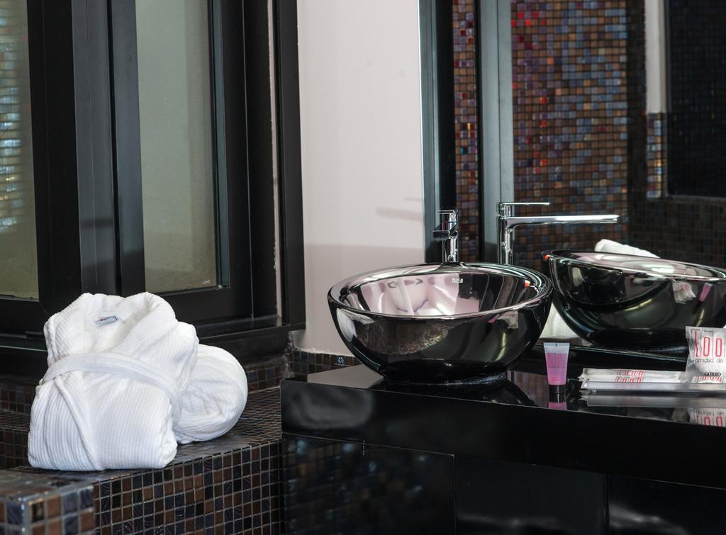 Hotel Loob Madrid (Adults Only) Torrejón de Ardoz Dış mekan fotoğraf