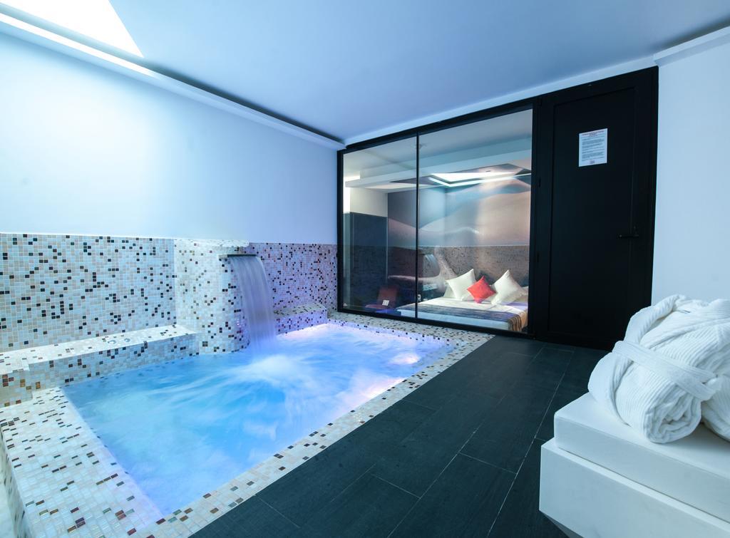 Hotel Loob Madrid (Adults Only) Torrejón de Ardoz Oda fotoğraf
