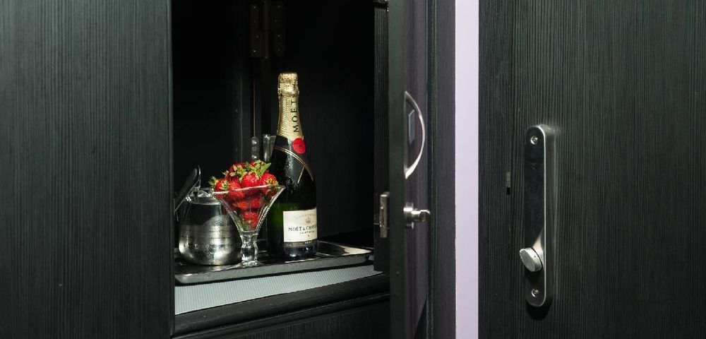 Hotel Loob Madrid (Adults Only) Torrejón de Ardoz Dış mekan fotoğraf