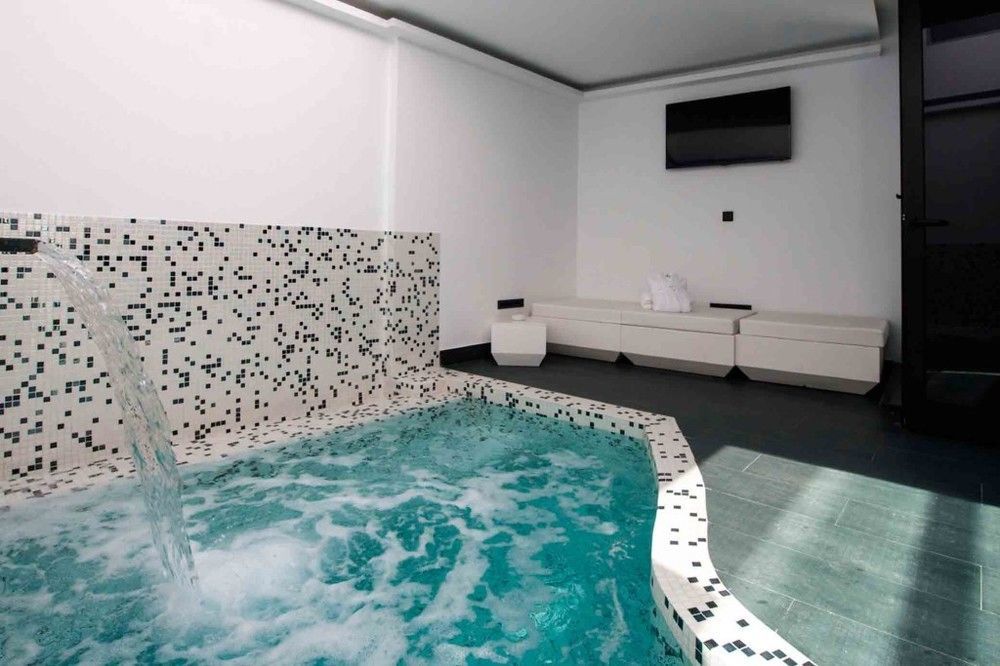 Hotel Loob Madrid (Adults Only) Torrejón de Ardoz Dış mekan fotoğraf